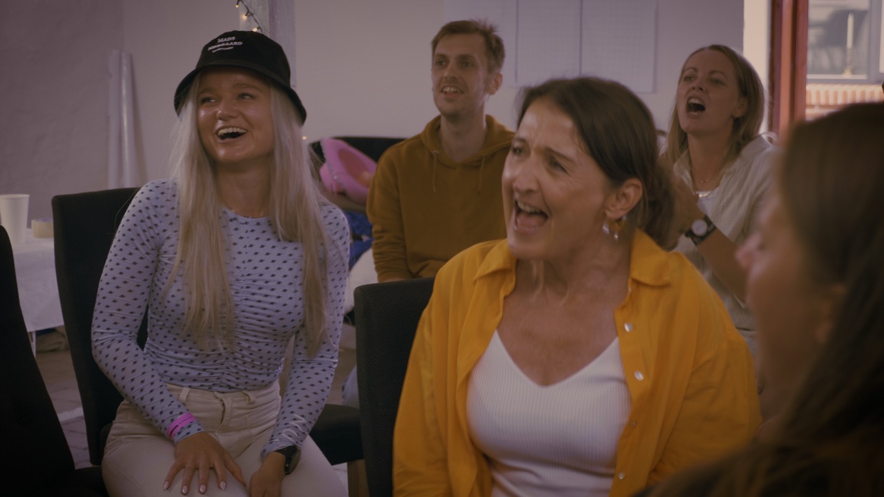 Publikum synger med af fuld hals